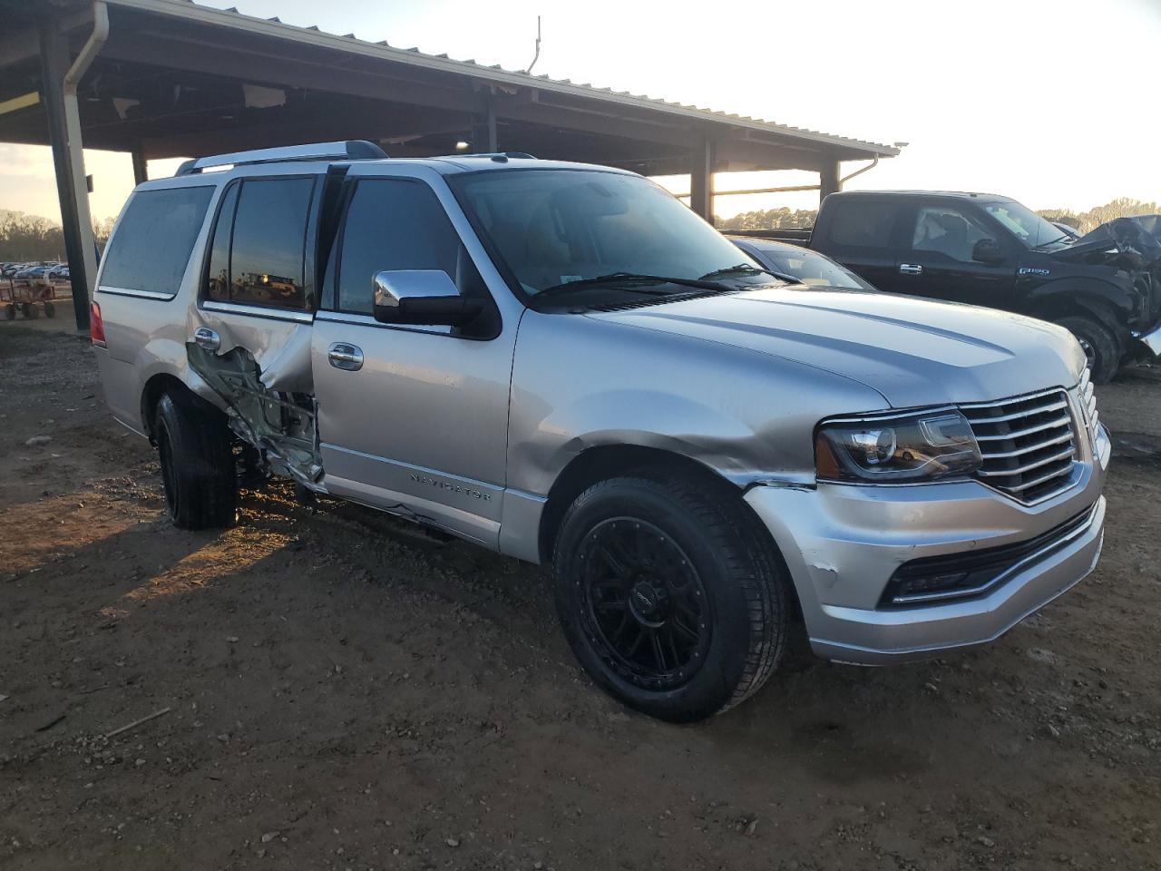 2017 Lincoln Navigator VIN 5LMJJ2JT3HEL06901 Copart auction photo, side damage thumbnail 4