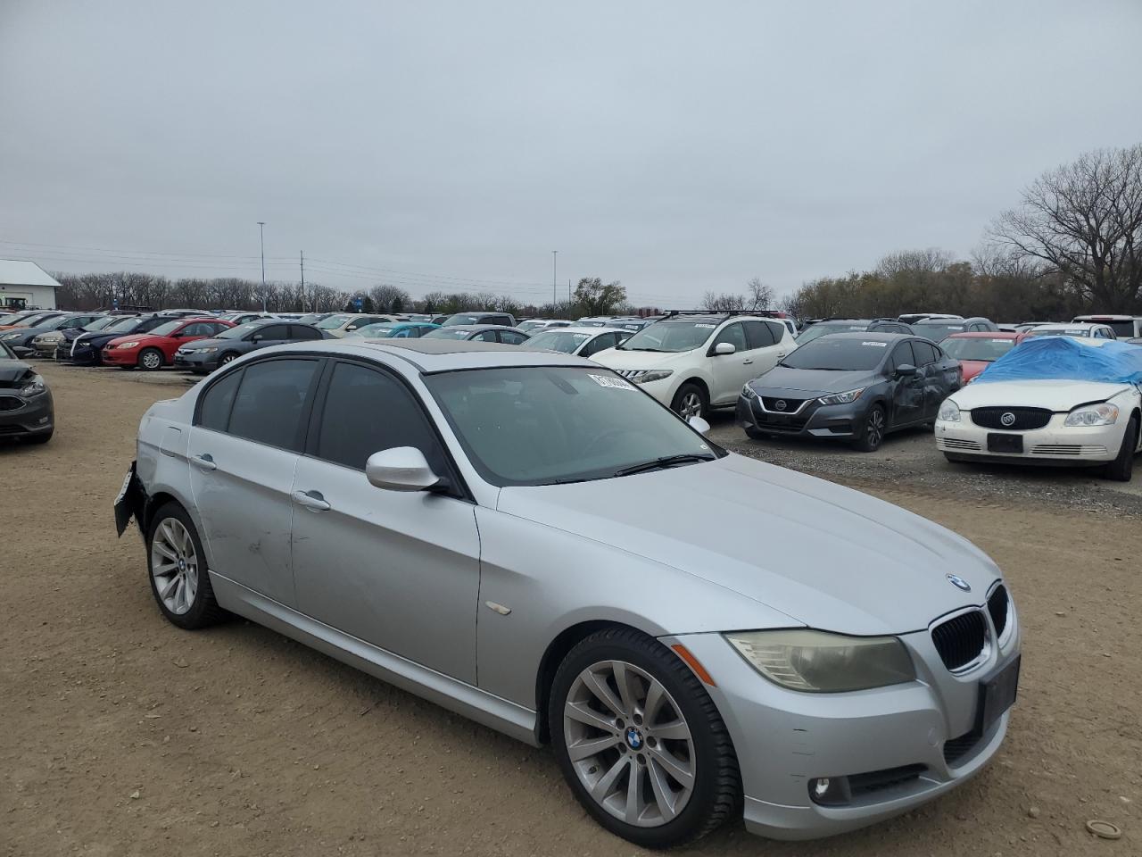 2011 BMW 3er VIN WBAPH5G55BNM71330 Copart auction photo, rear end / side damage thumbnail 4