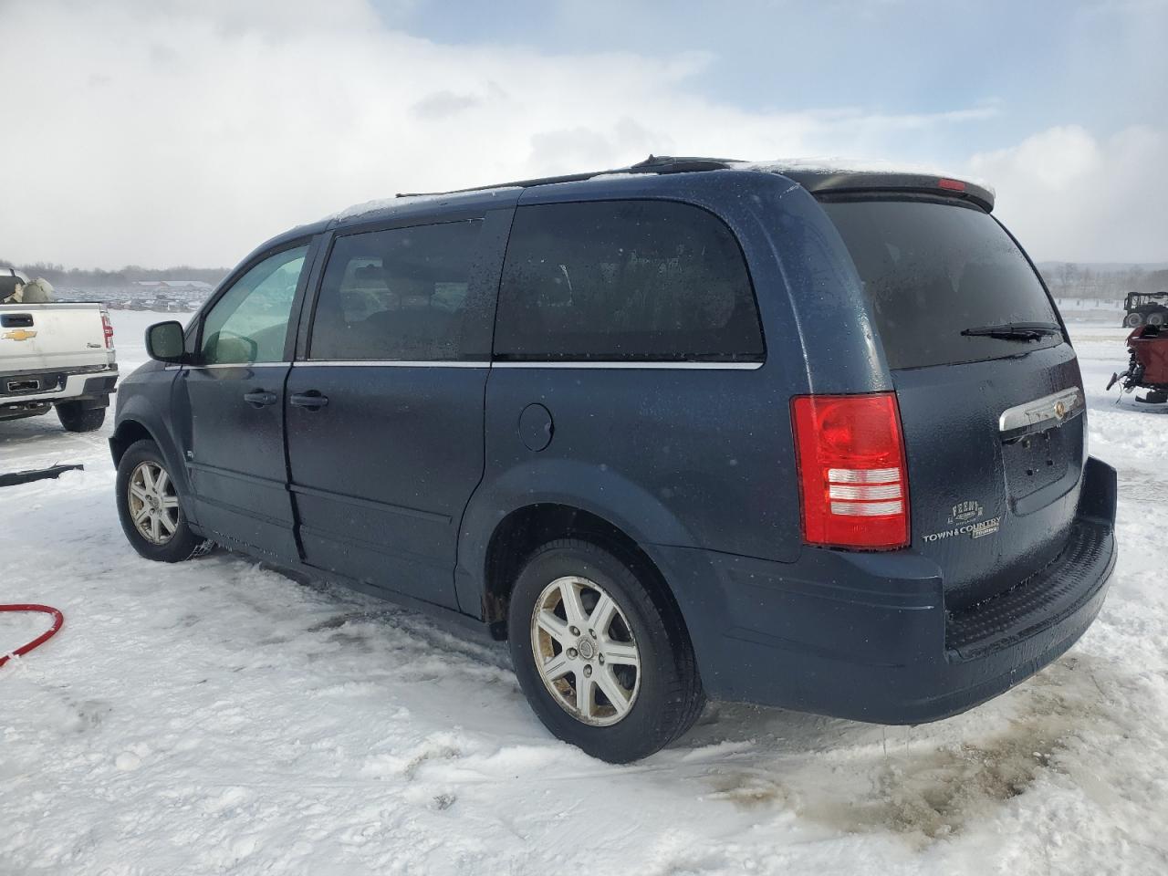 2008 Chrysler Town & Country VIN 2A8HR54P48R738830 Copart auction photo, side / front end damage thumbnail 2
