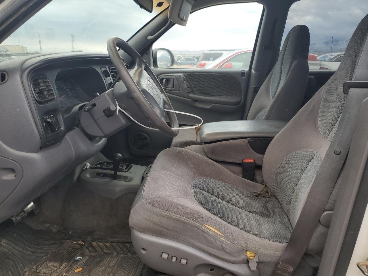 2000 Dodge Durango VIN 1B4HS28Z1YF168392 Copart auction photo, front end damage thumbnail 7