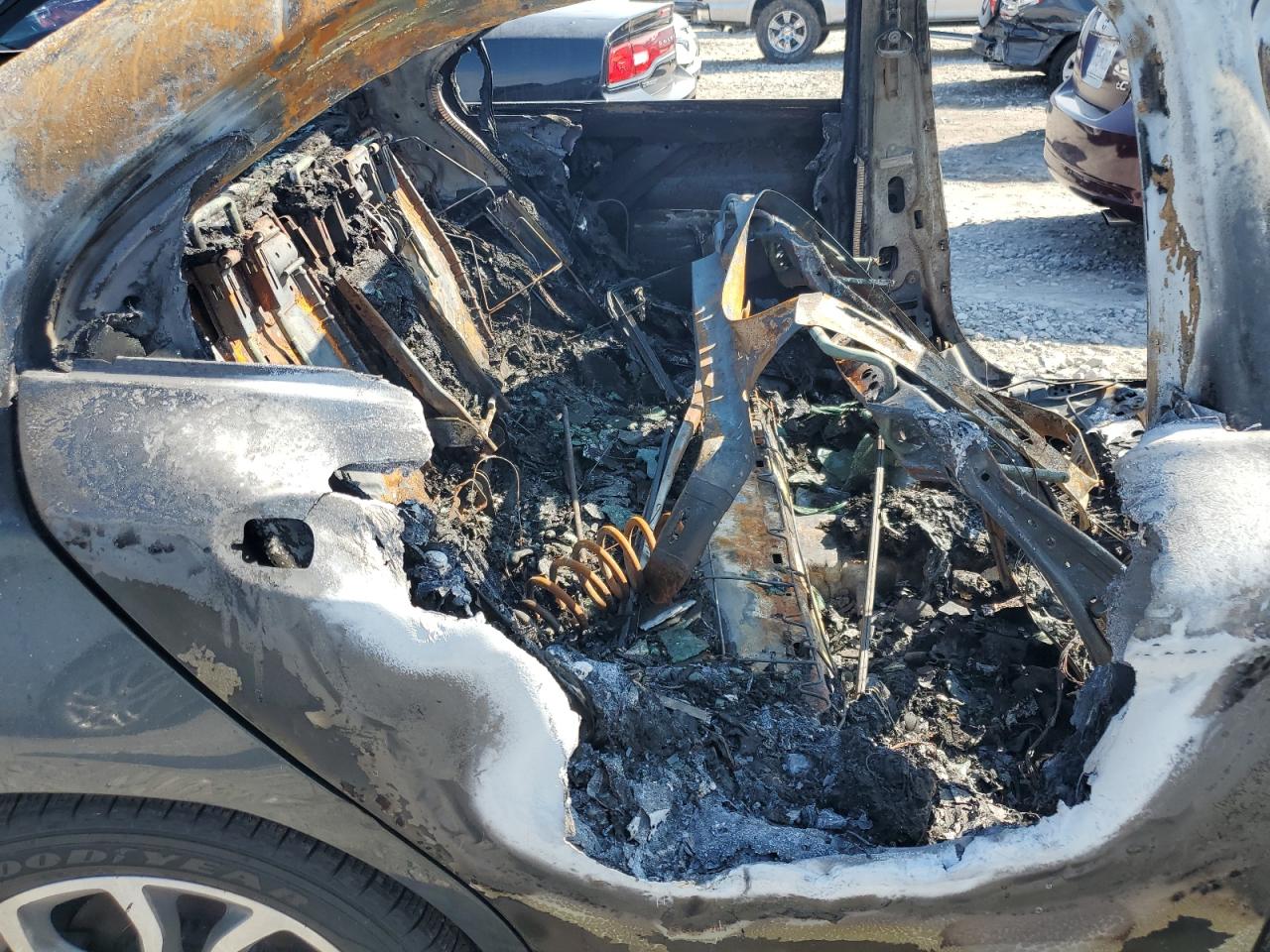 2016 Mercedes-Benz C-klasse VIN 55SWF4KB2GU116275 Copart auction photo, burn damage thumbnail 10