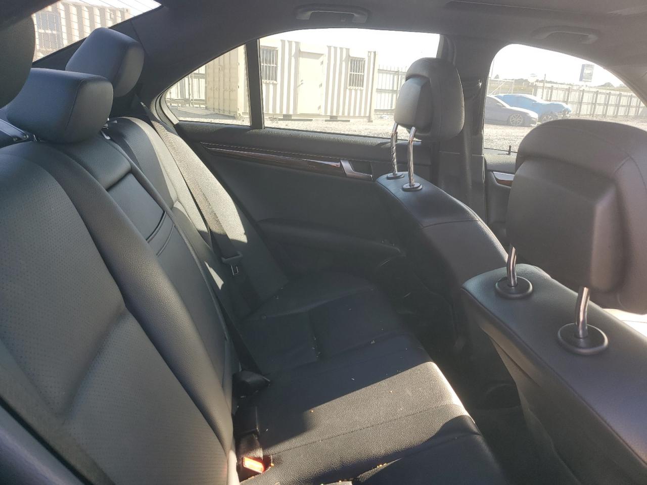 2012 Mercedes-Benz C-klasse VIN WDDGF8BB0CR199261 Copart auction photo, front end damage thumbnail 10
