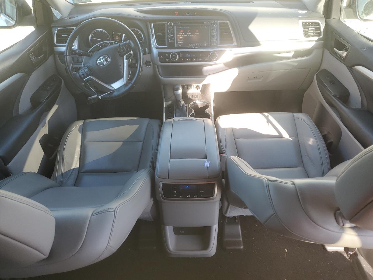 2018 Toyota Highlander VIN 5TDJZRFH9JS539808 Copart auction photo, side damage thumbnail 8