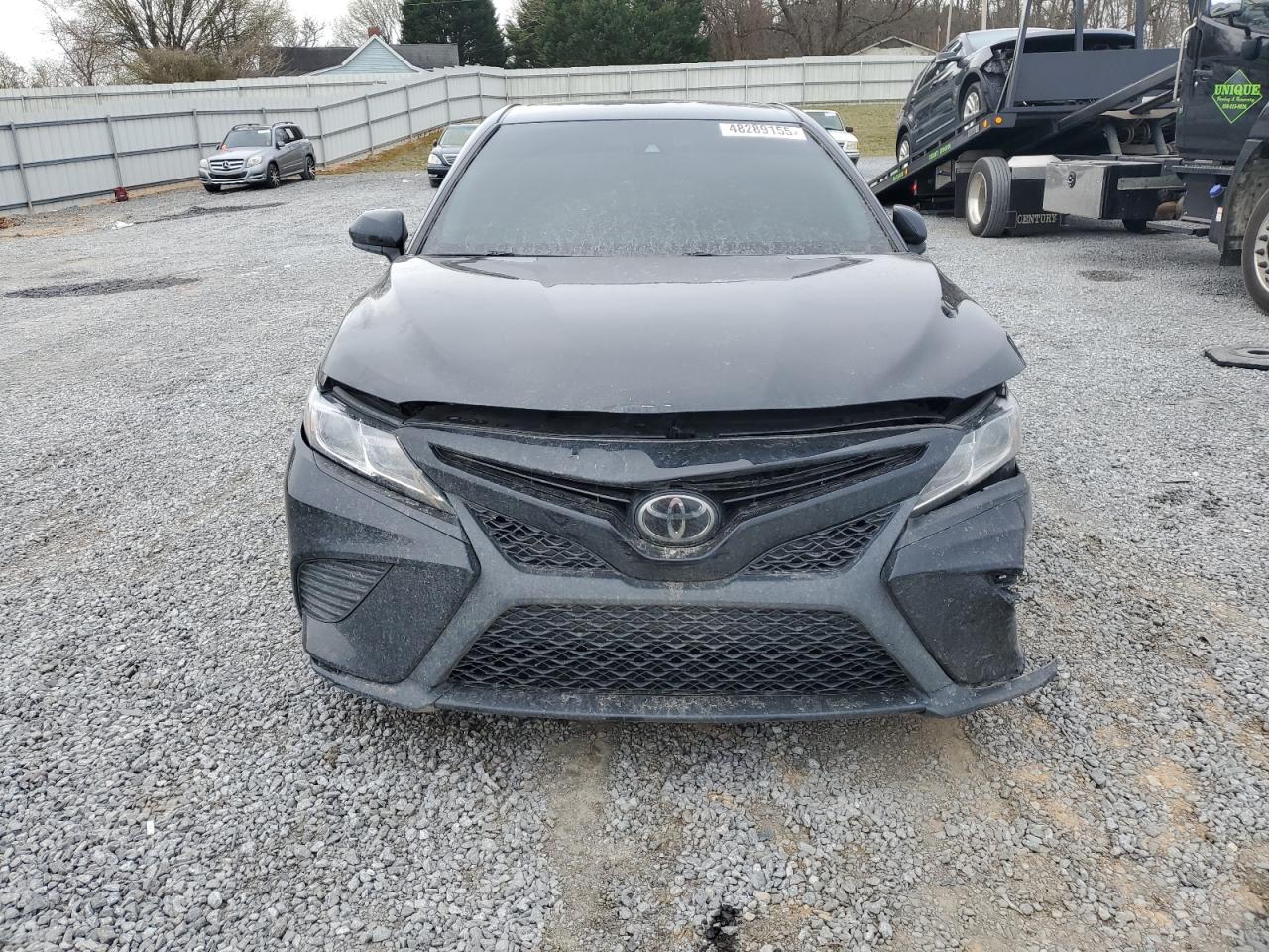 2018 Toyota Camry VIN 4T1B11HK6JU145518 Copart auction photo, front end / rear end damage thumbnail 5