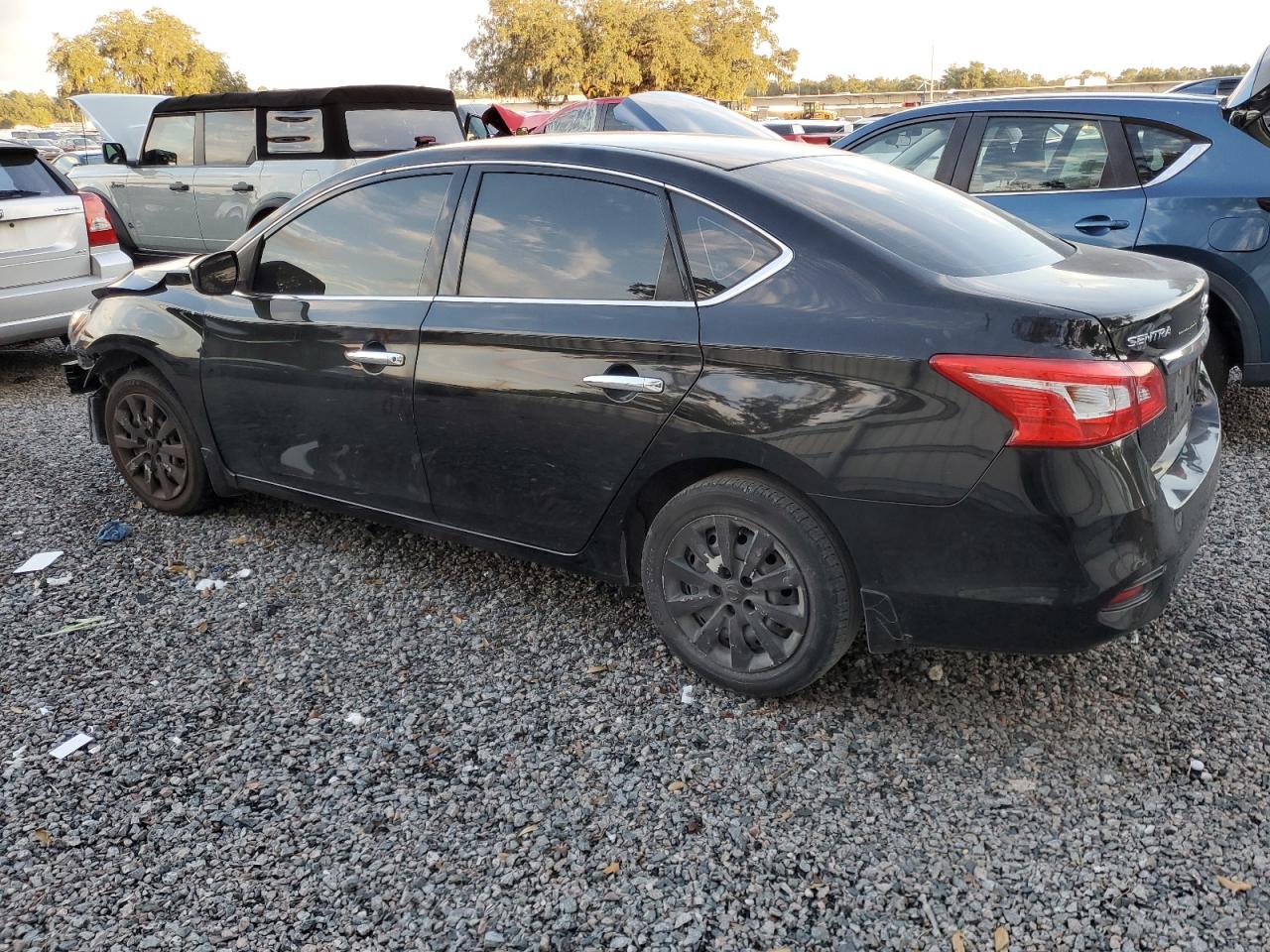 2017 Nissan Sentra VIN 3N1AB7AP4HY257590 Copart auction photo, front end damage thumbnail 2