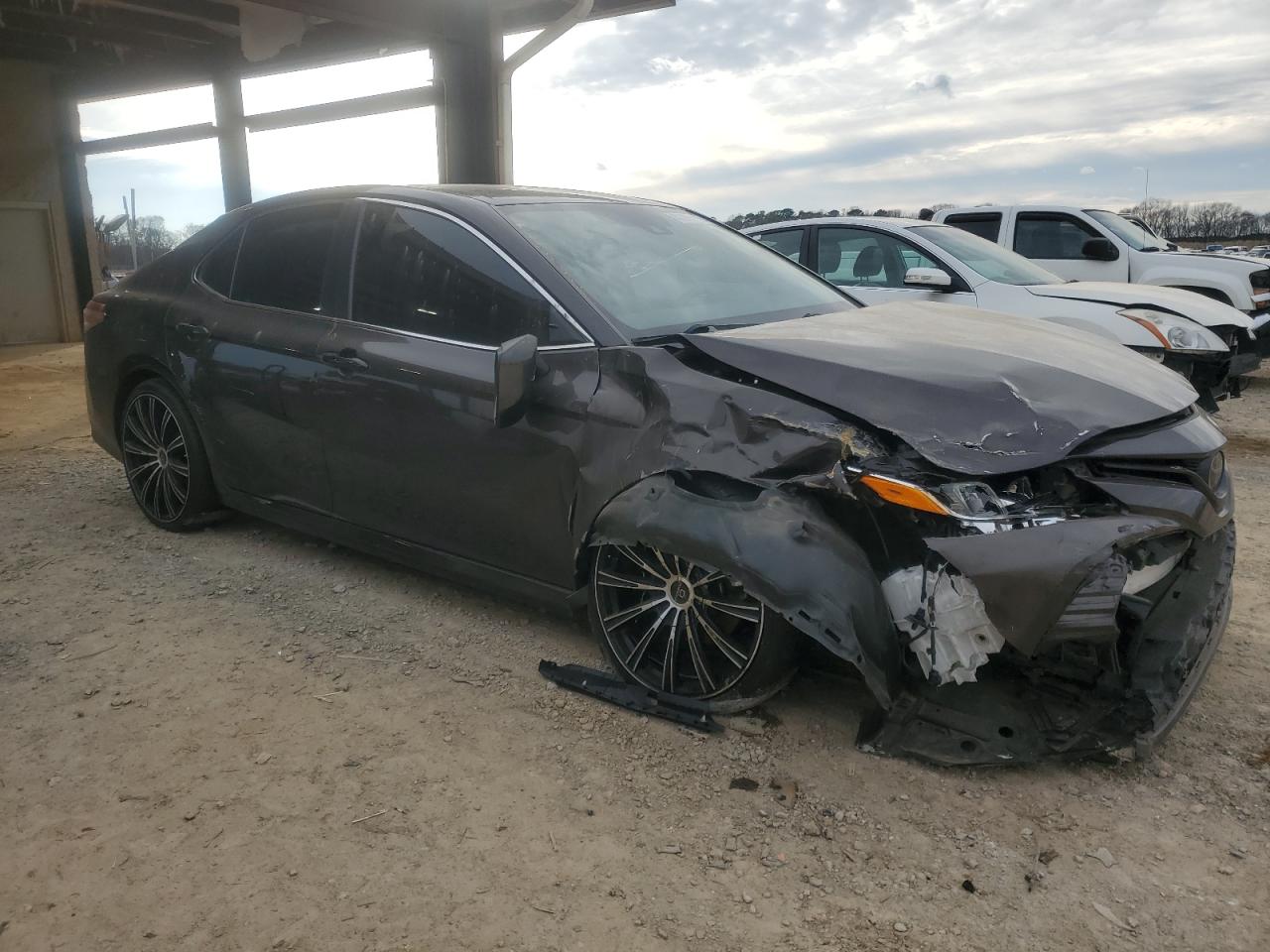 2020 Toyota Camry VIN 4T1C11AKXLU932599 Copart auction photo, front end damage thumbnail 4