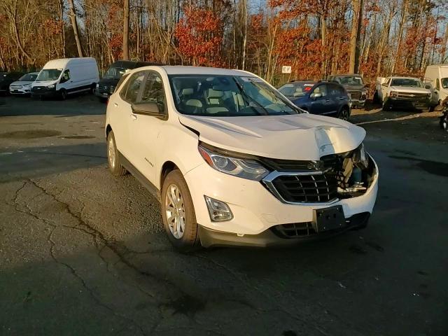 2020 Chevrolet Equinox VIN 3GNAXHEV0LS621794 Copart auction photo, front end / minor dent/scratches damage thumbnail 11