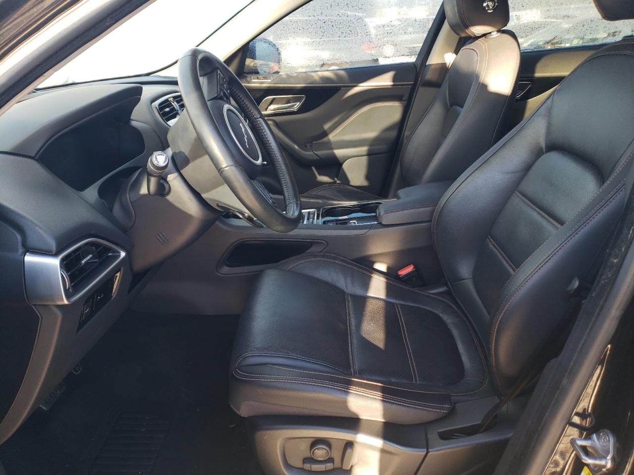 2017 Jaguar F-Pace VIN SADCK2BV7HA064624 Copart auction photo, rear end / minor dent/scratches damage thumbnail 7