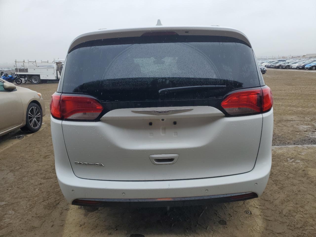 2017 Chrysler Pacifica VIN 2C4RC1BG4HR526390 Copart auction photo, water/flood damage thumbnail 6