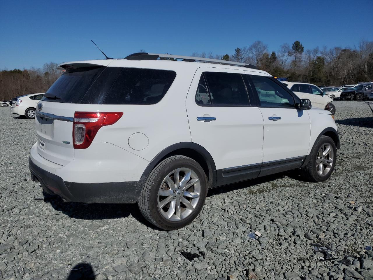 2014 Ford Explorer VIN 1FM5K8D86EGC44552 Copart auction photo, front end / side damage thumbnail 3