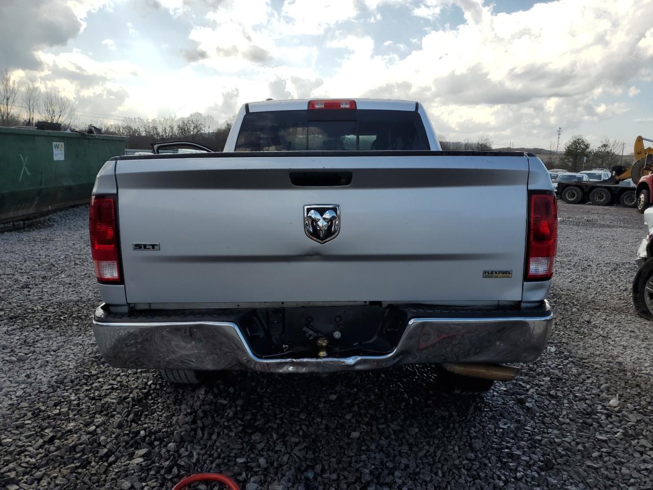 2017 RAM 1500 VIN 1C6RR6GG7HS786129 Copart auction photo, side / front end damage thumbnail 6