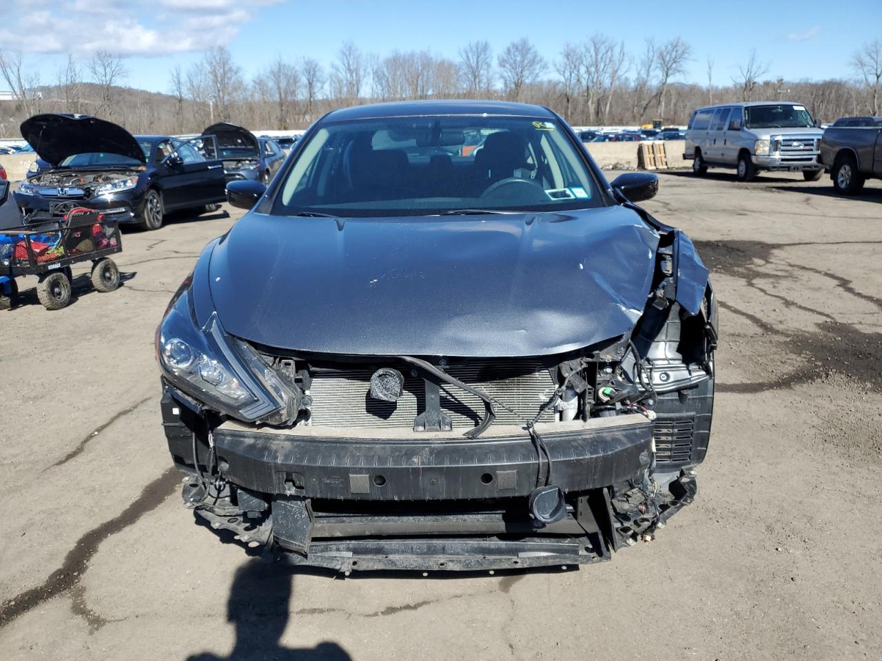 2018 Nissan Altima VIN 1N4AL3AP6JC284541 Copart auction photo, front end / minor dent/scratches damage thumbnail 5