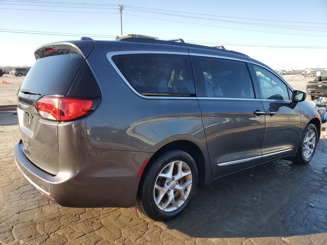 2017 Chrysler Pacifica VIN 2C4RC1BG1HR508400 Copart auction photo, rear end / side damage thumbnail 3