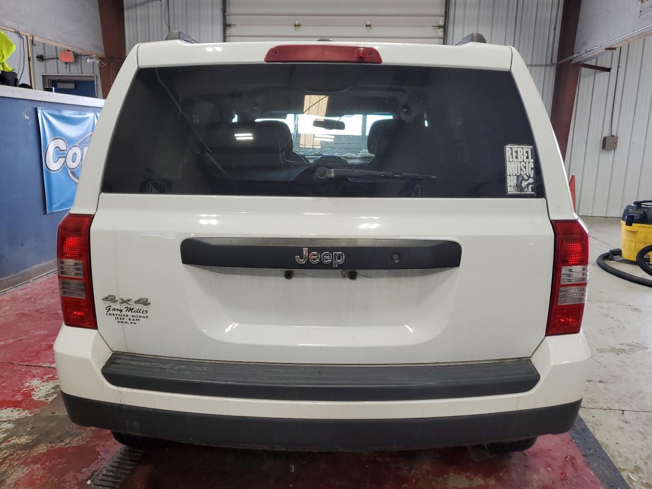2017 Jeep Liberty (Patriot) VIN 1C4NJRBB0HD173270 Copart auction photo, front end damage thumbnail 6