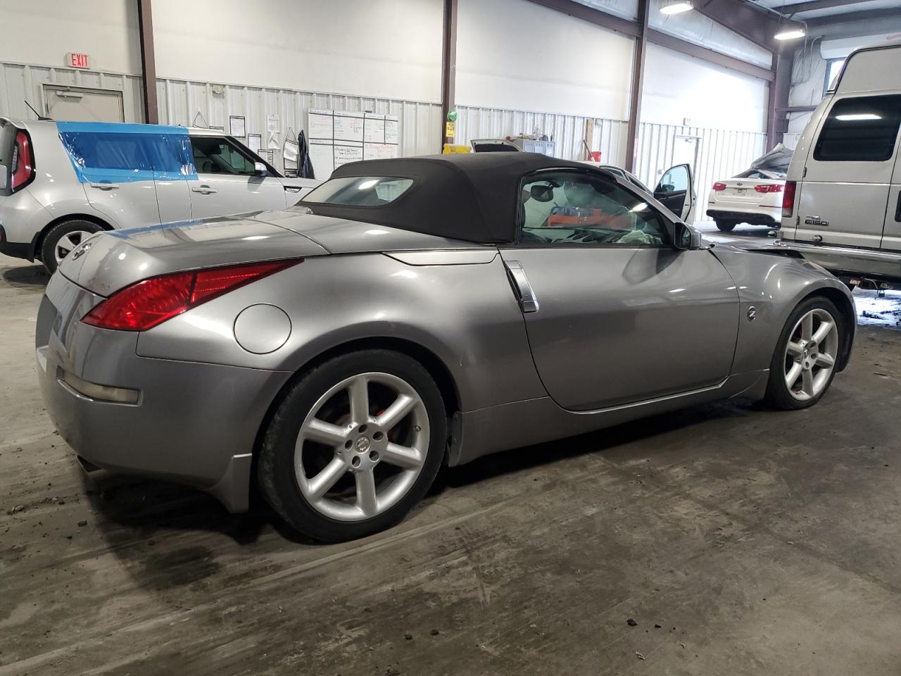 2004 Nissan 350Z VIN JN1AZ36AX4T011784 Copart auction photo, front end damage thumbnail 3