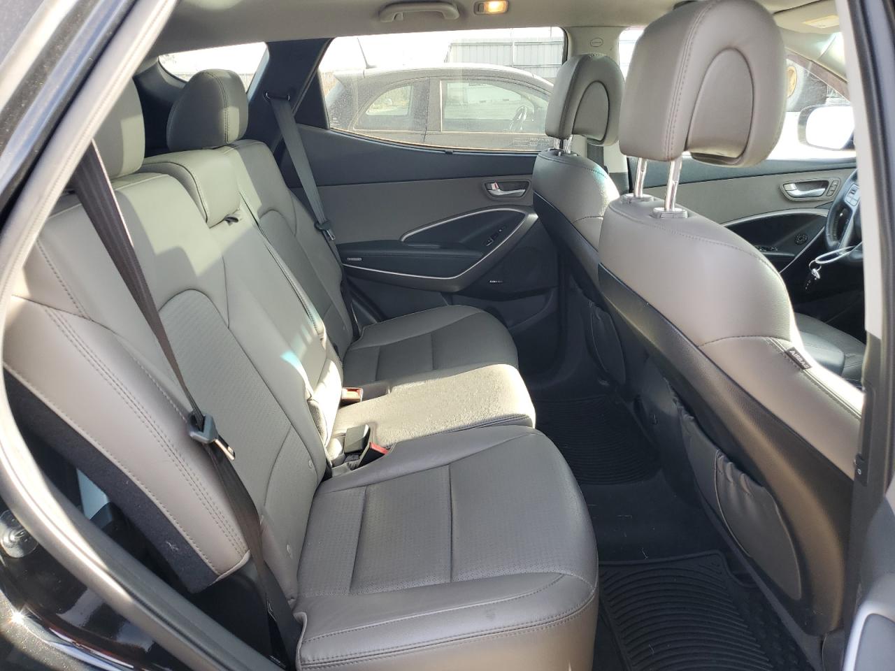2016 Hyundai Santa Fe VIN 5XYZUDLB9GG332815 Copart auction photo, minor dent/scratches damage thumbnail 11
