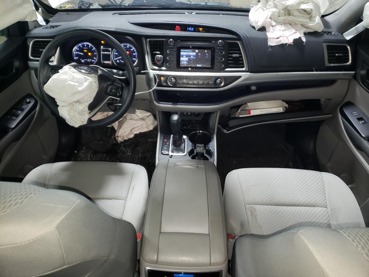 2017 Toyota Highlander VIN 5TDBZRFH6HS441897 Copart auction photo, front end / side damage thumbnail 8