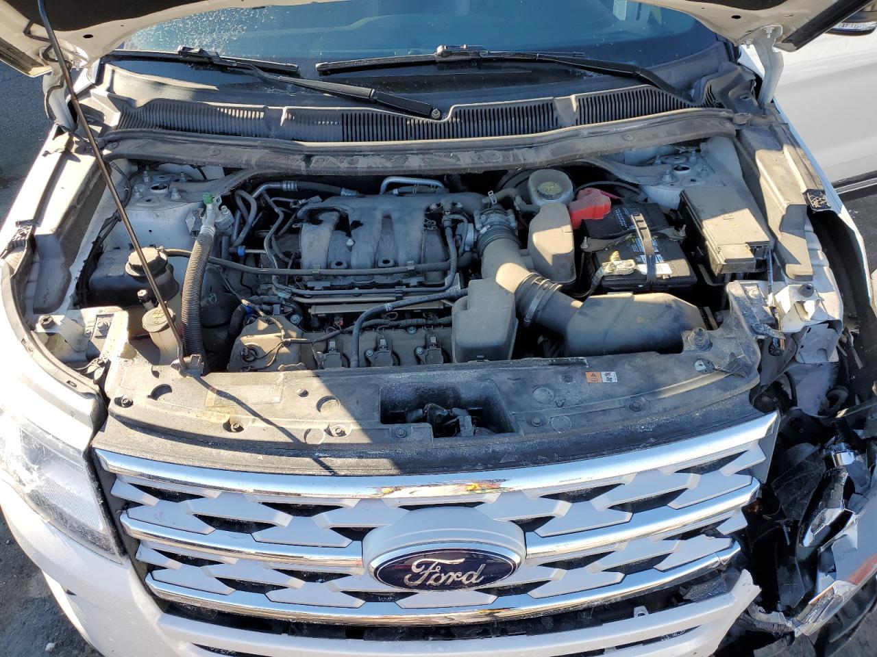 2018 Ford Explorer VIN 1FM5K8D8XJGC32060 Copart auction photo, front end damage thumbnail 13