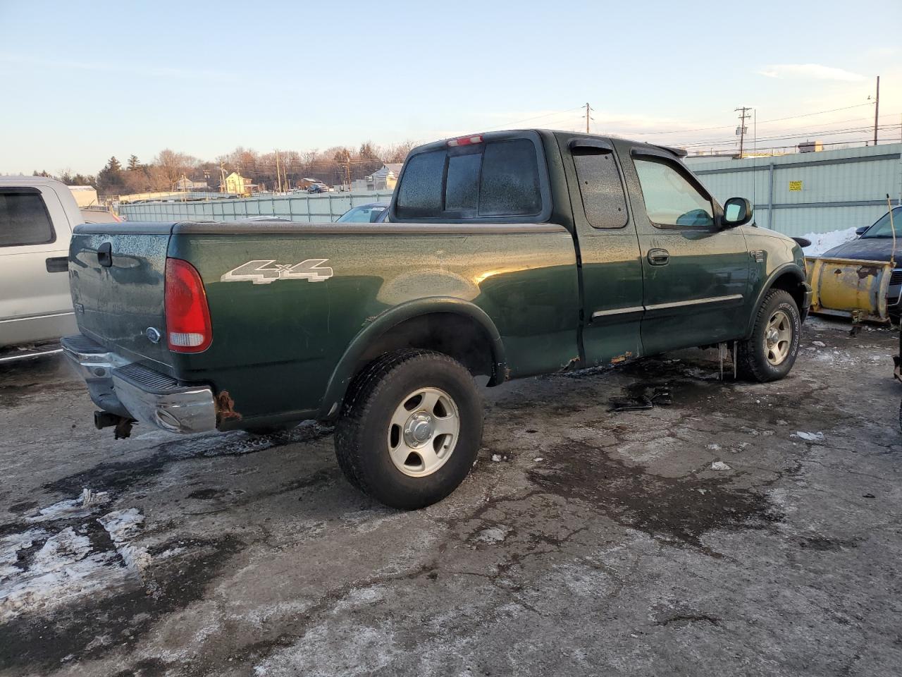 2002 Ford F-150 VIN 1FTRX18L72NB16888 Copart auction photo, minor dent/scratches damage thumbnail 3