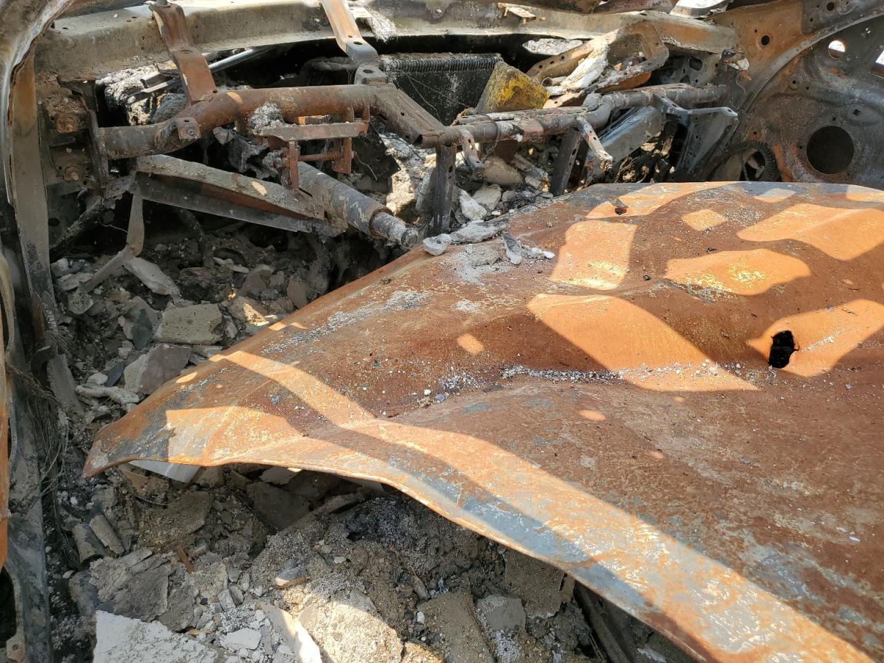 2018 BMW 3er VIN WBA8E1G51JNU88968 Copart auction photo, burn damage thumbnail 8