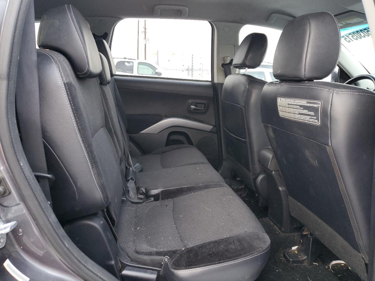 2010 Mitsubishi Outlander VIN JA4JT4AX2AZ014567 Copart auction photo, hail / side damage thumbnail 11