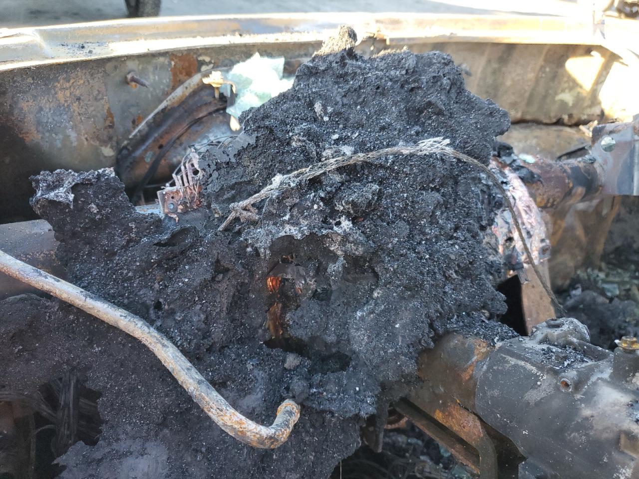 2005 Ford F-150 VIN 1FTPX145X5NA35466 Copart auction photo, burn damage thumbnail 9