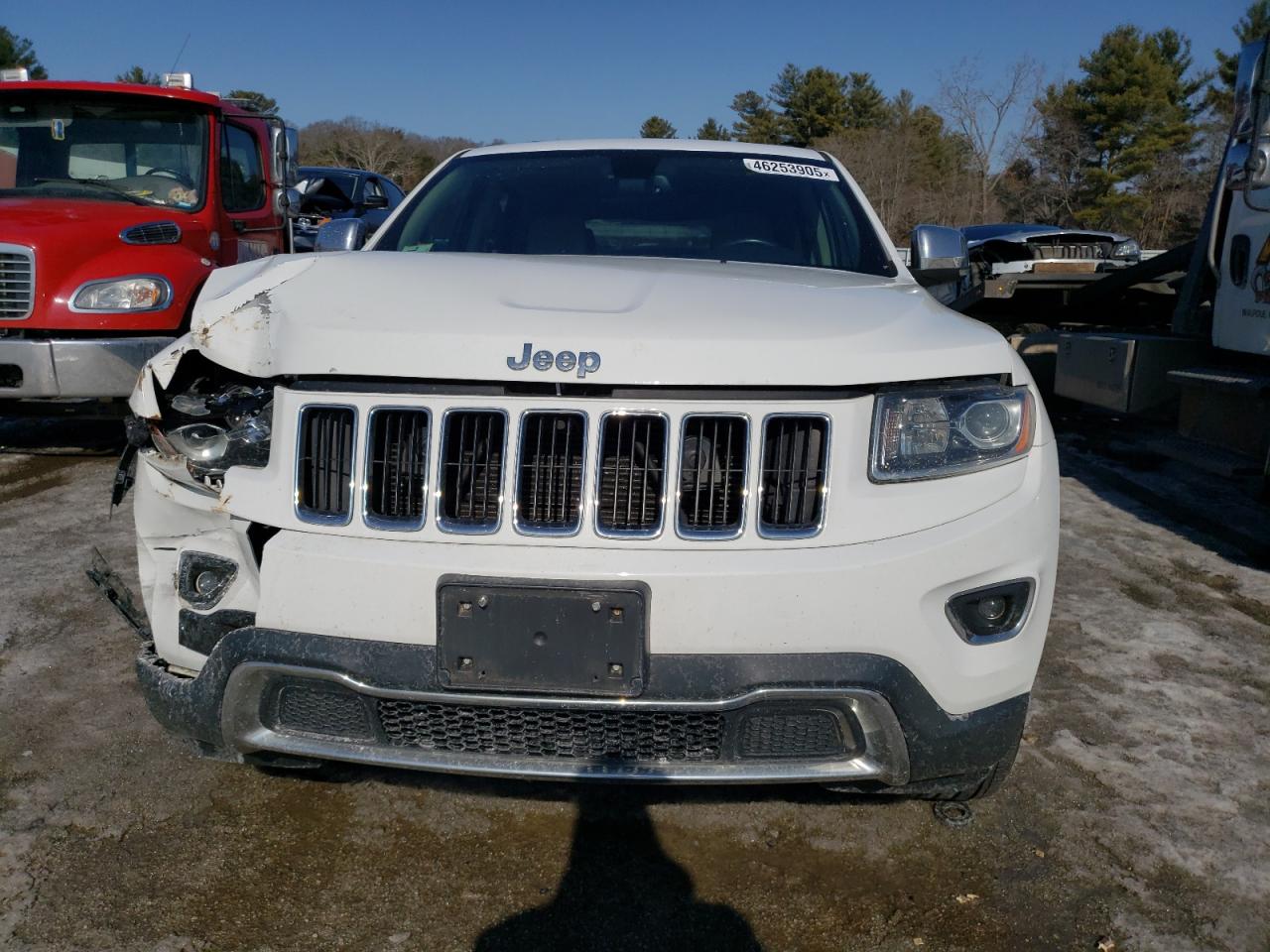 2015 Jeep Grand Cherokee VIN 1C4RJFBGXFC794076 Copart auction photo, front end / minor dent/scratches damage thumbnail 5