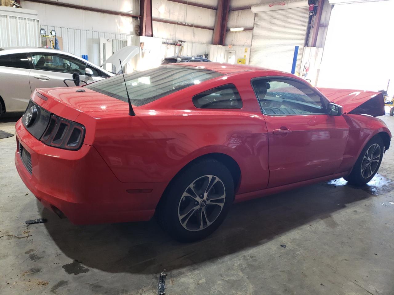 2014 Ford Mustang VIN 1ZVBP8AM7E5261279 Copart auction photo, front end / minor dent/scratches damage thumbnail 3