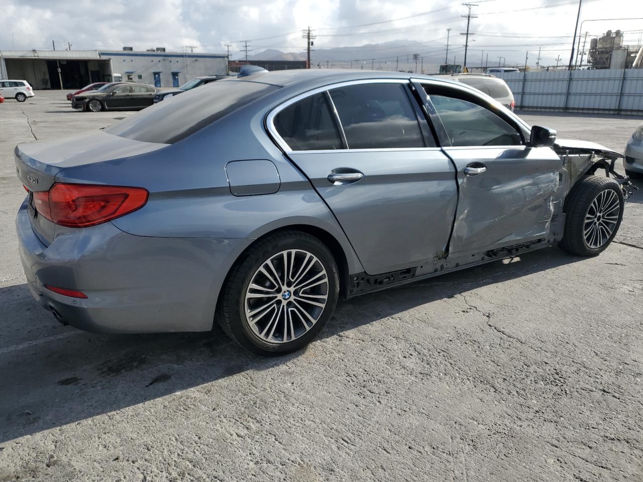 2017 BMW 5er VIN WBAJA5C34HG897313 Copart auction photo, front end / side damage thumbnail 3
