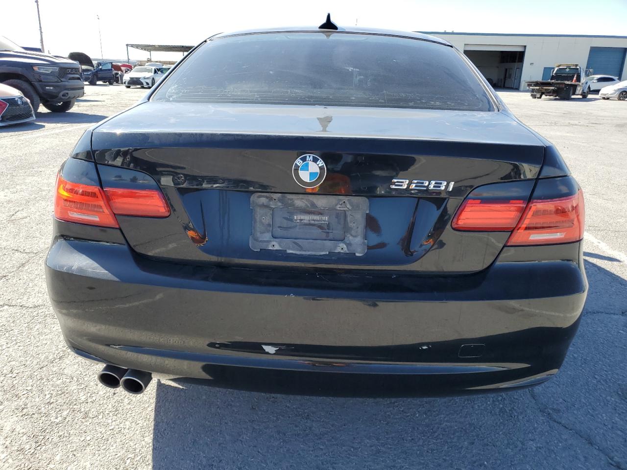2011 BMW 3er VIN WBAKE3C54BE557631 Copart auction photo, front end / minor dent/scratches damage thumbnail 6