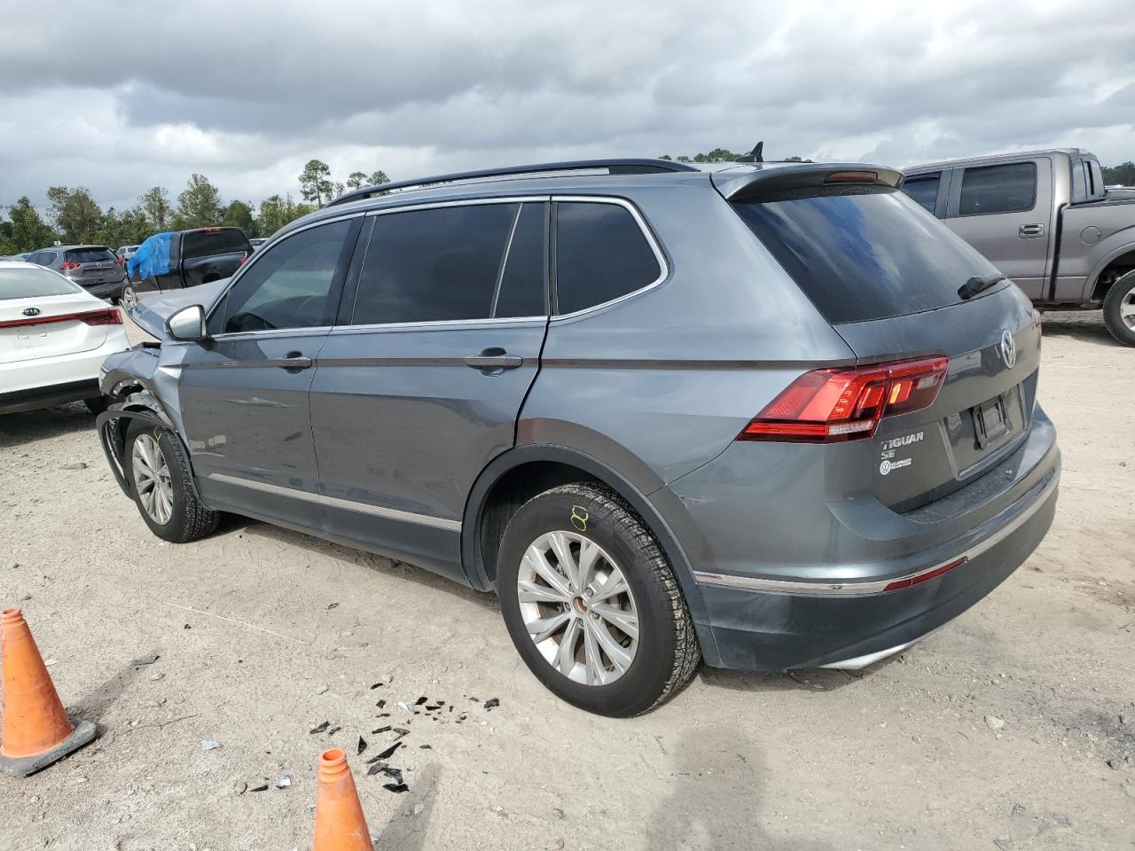 2018 Volkswagen Tiguan VIN 3VV3B7AX0JM131991 Copart auction photo, front end damage thumbnail 2