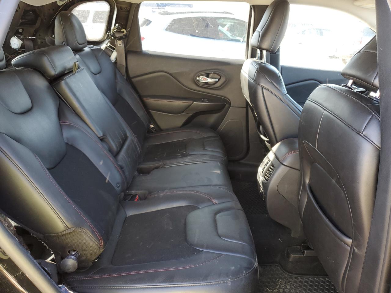 2019 Jeep Cherokee VIN 1C4PJMBX6KD452558 Copart auction photo, rear end / side damage thumbnail 11