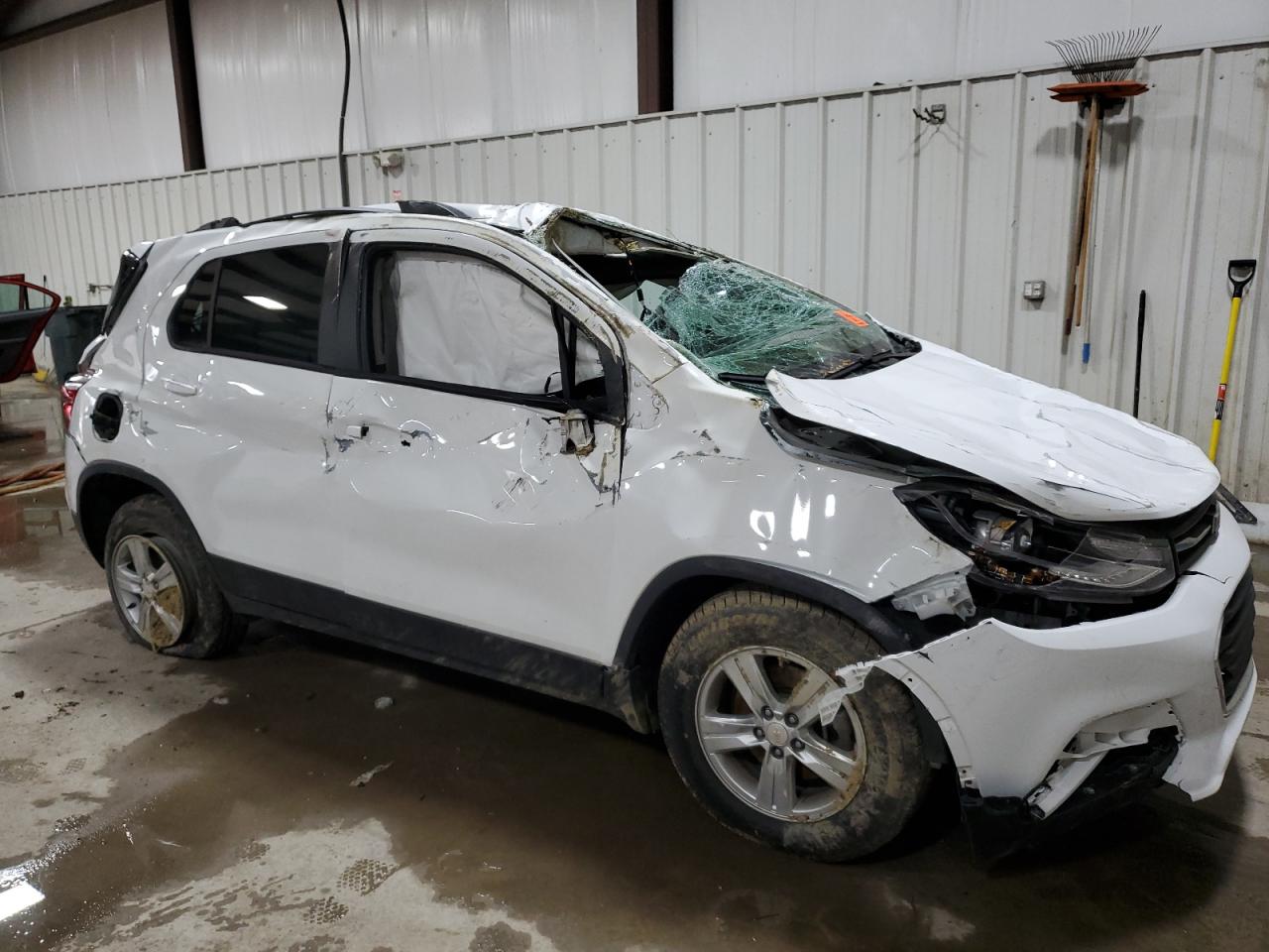 2022 Chevrolet Trax VIN KL7CJLSM8NB508723 Copart auction photo, rollover / all over damage thumbnail 4
