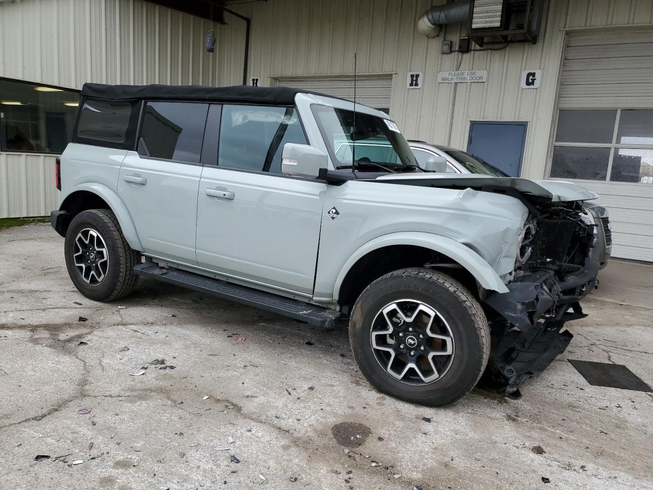2022 Ford Bronco VIN 1FMEE5BP2NLB48280 Copart auction photo, front end / side damage thumbnail 4