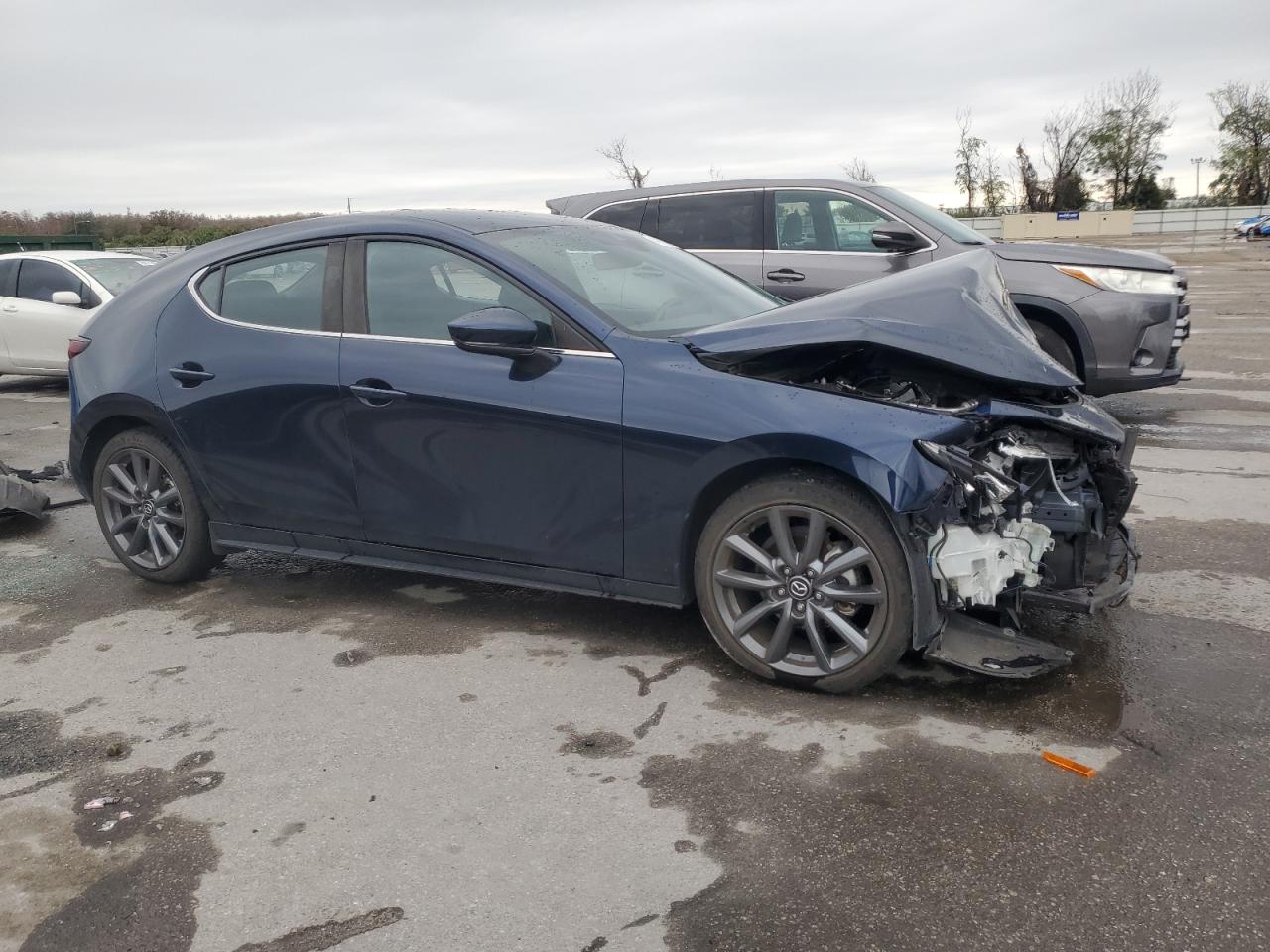 2020 Mazda 3 VIN JM1BPAMM5L1161806 Copart auction photo, front end / side damage thumbnail 4