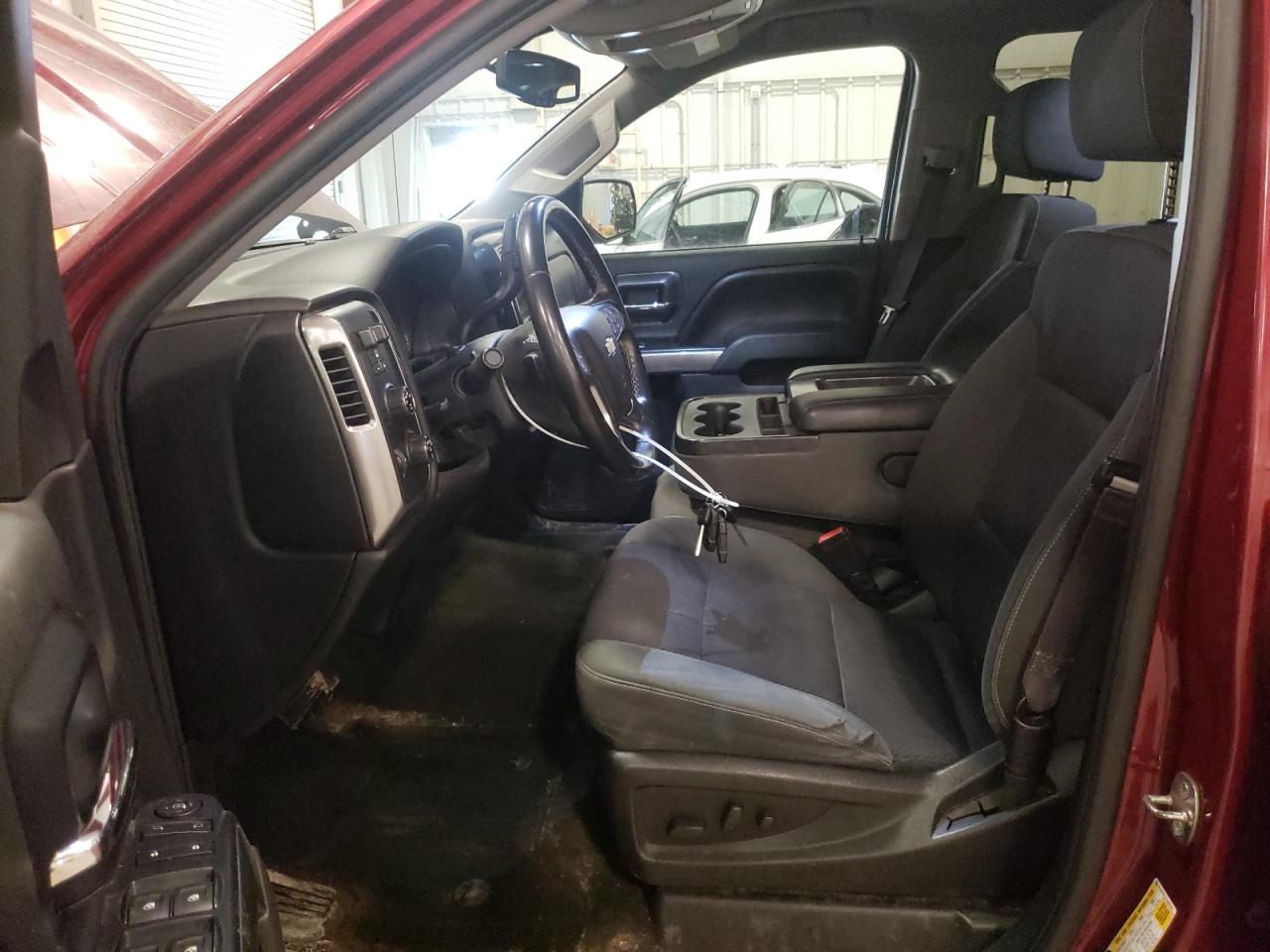 2015 Chevrolet Silverado VIN 3GCUKREC1FG261497 Copart auction photo, front end / side damage thumbnail 7