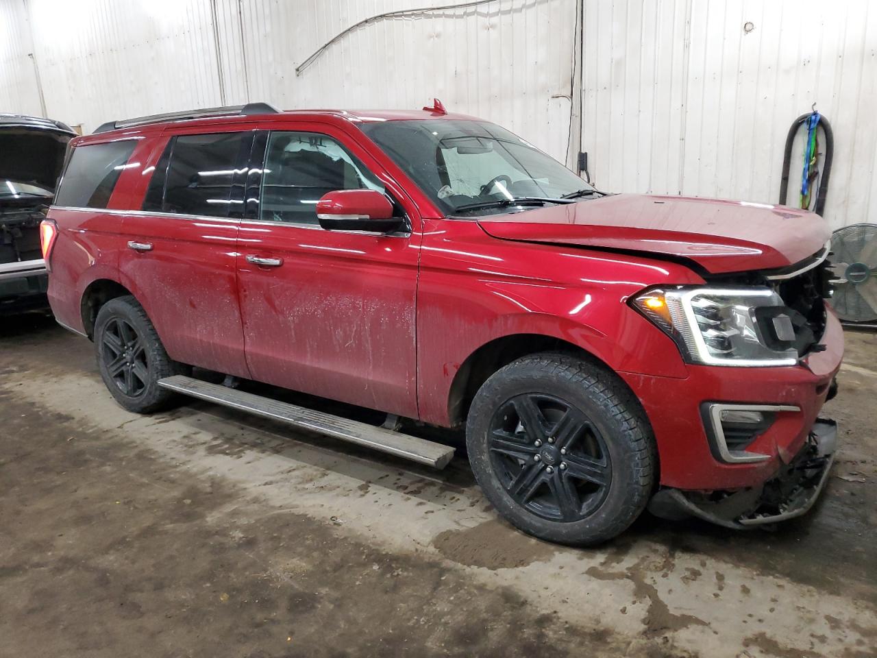 2021 Ford Expedition VIN 1FMJU2AT4MEA23198 Copart auction photo, front end damage thumbnail 4
