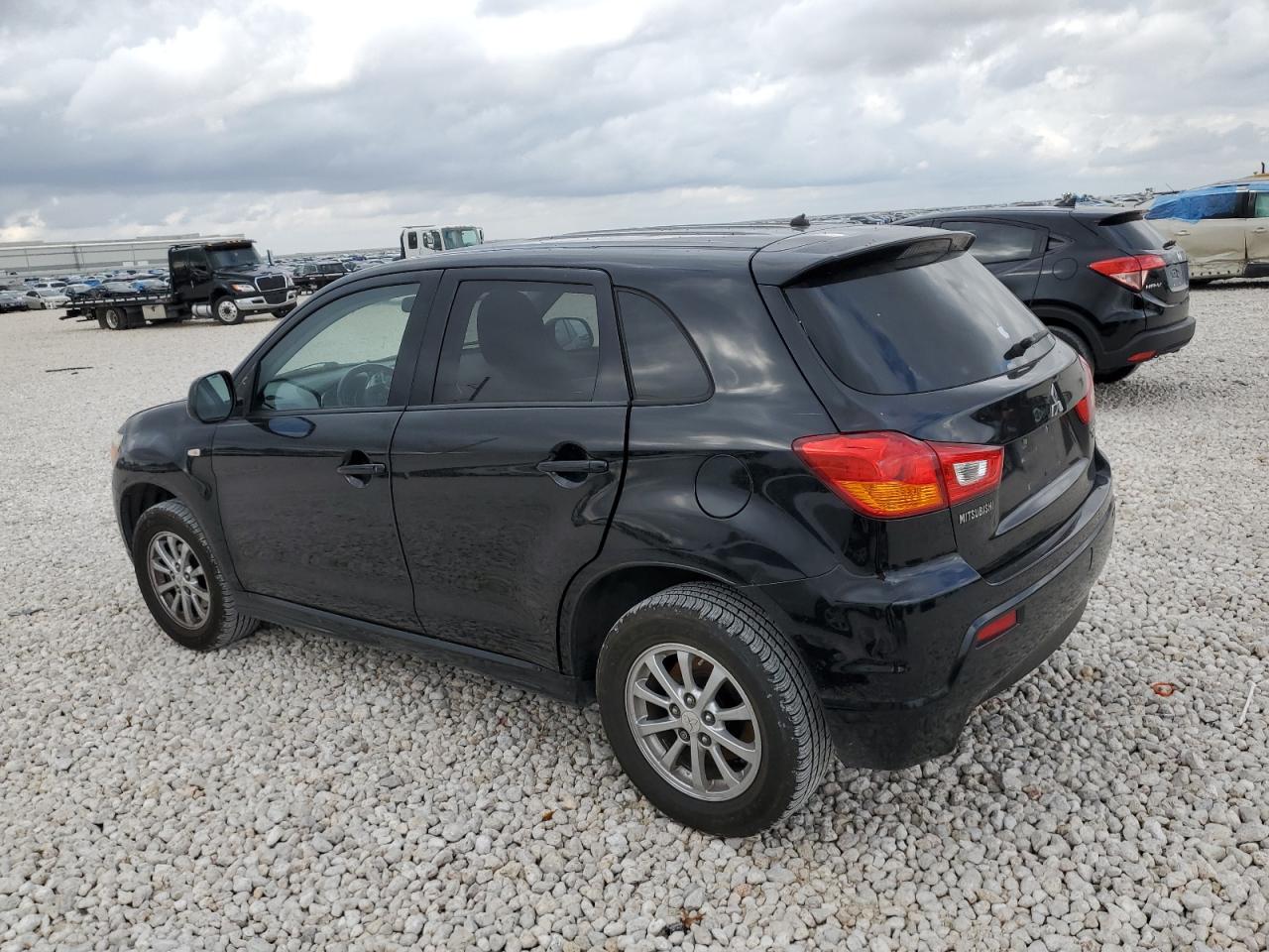 2011 Mitsubishi Outlander VIN JA4AP3AU2BZ005955 Copart auction photo, side damage thumbnail 2