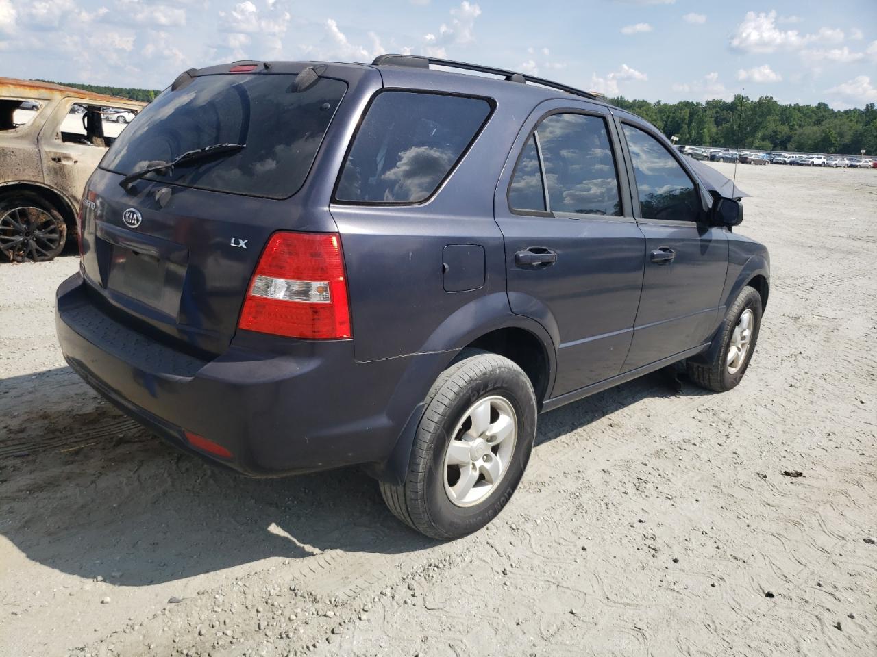 2009 KIA Sorento VIN KNDJD735495889071 Copart auction photo, front end damage thumbnail 3