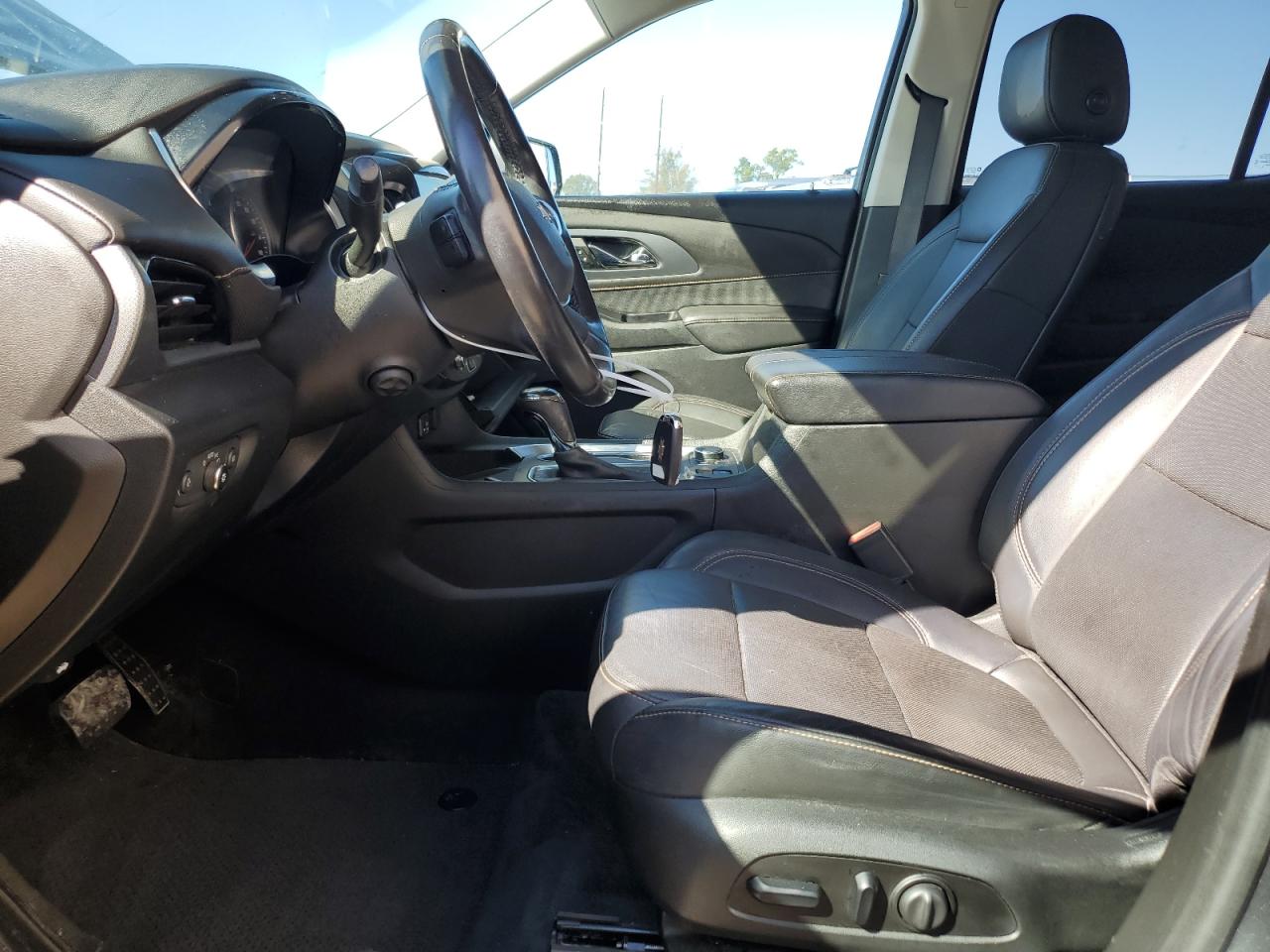 2020 Chevrolet Traverse VIN 1GNEVKKW3LJ157161 Copart auction photo, front end damage thumbnail 7