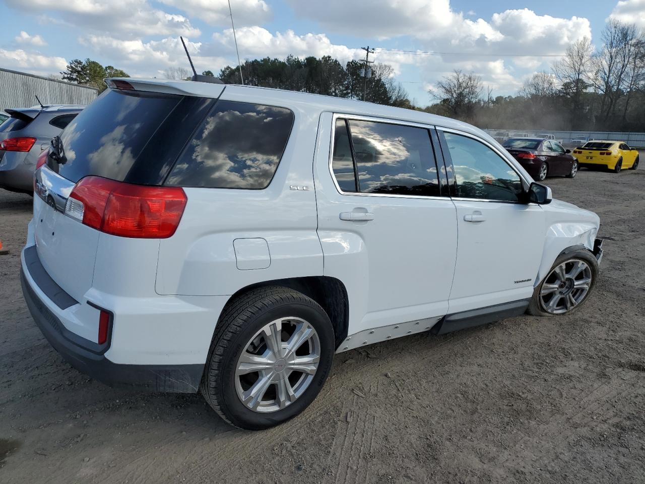2017 GMC Terrain VIN 2GKALMEK8H6139233 Copart auction photo, front end / side damage thumbnail 3