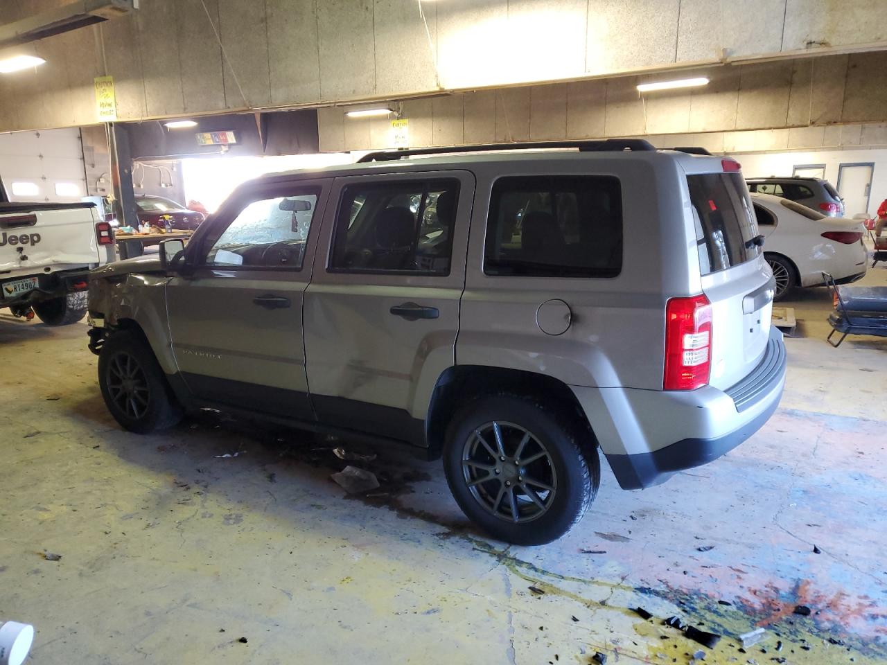 2015 Jeep Liberty (Patriot) VIN 1C4NJPBA5FD419125 Copart auction photo, front end / side damage thumbnail 2