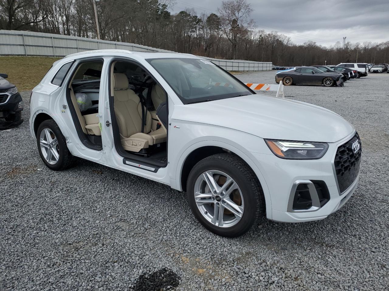 2024 Audi Q5 VIN WA1E2AFY9R2009973 Copart auction photo, side damage thumbnail 4