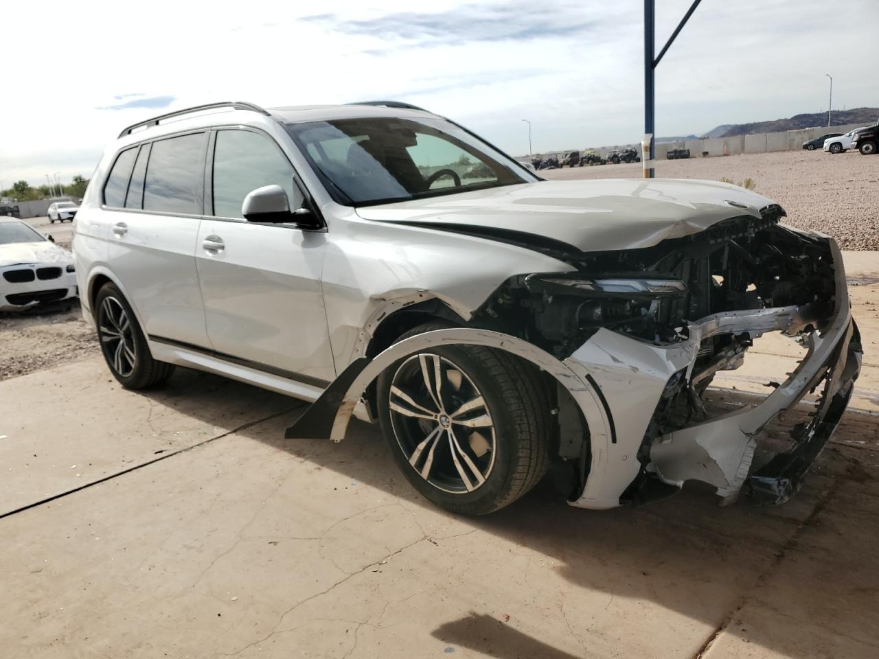 2023 BMW X7 VIN 5UX23EM08P9R66849 Copart auction photo, front end / side damage thumbnail 4