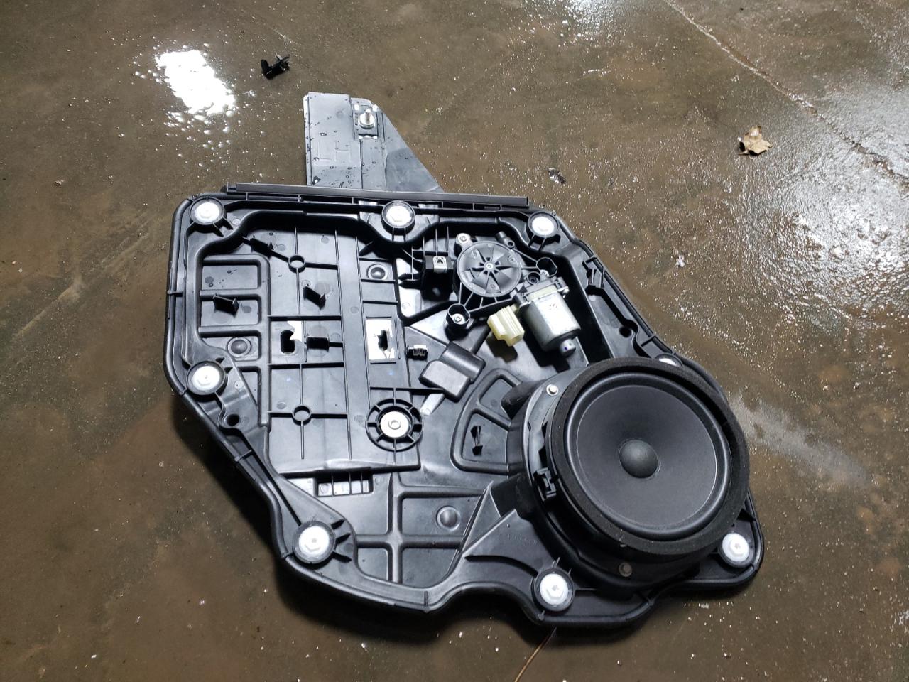 2020 Lincoln Corsair VIN 5LMCJ1C90LUL13887 Copart auction photo, rear end / side damage thumbnail 12