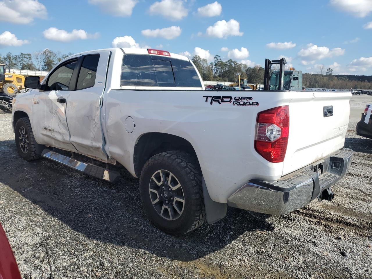 2015 Toyota Tundra VIN 5TFRY5F17FX178811 Copart auction photo, side / minor dent/scratches damage thumbnail 2