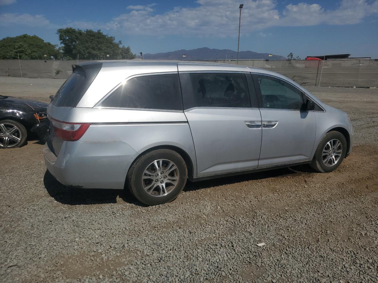 2011 Honda Odyssey VIN 5FNRL5H42BB032326 Copart auction photo, minor dent/scratches damage thumbnail 3