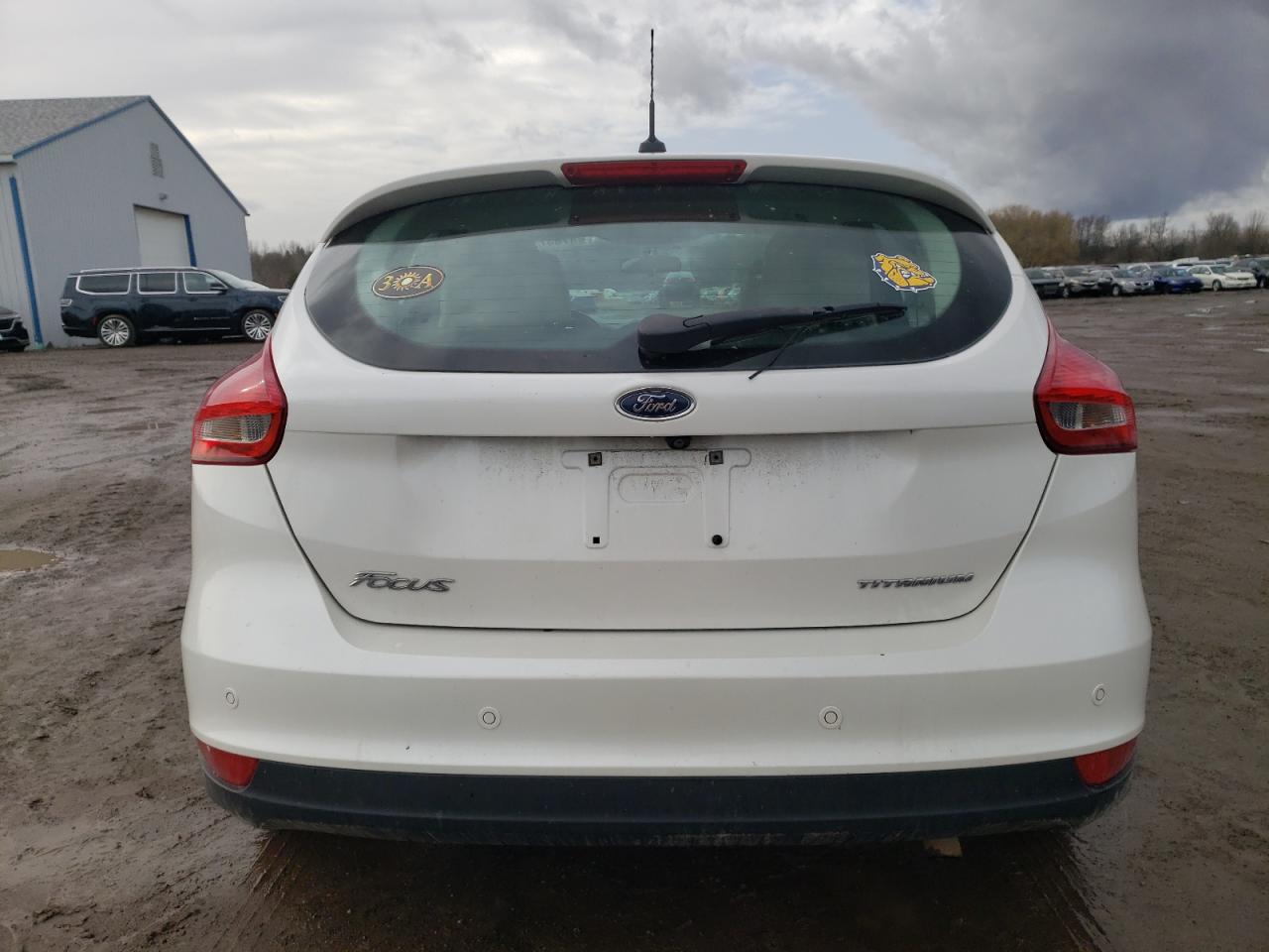 2016 Ford Focus VIN 1FADP3N20GL332706 Copart auction photo, side / front end damage thumbnail 6