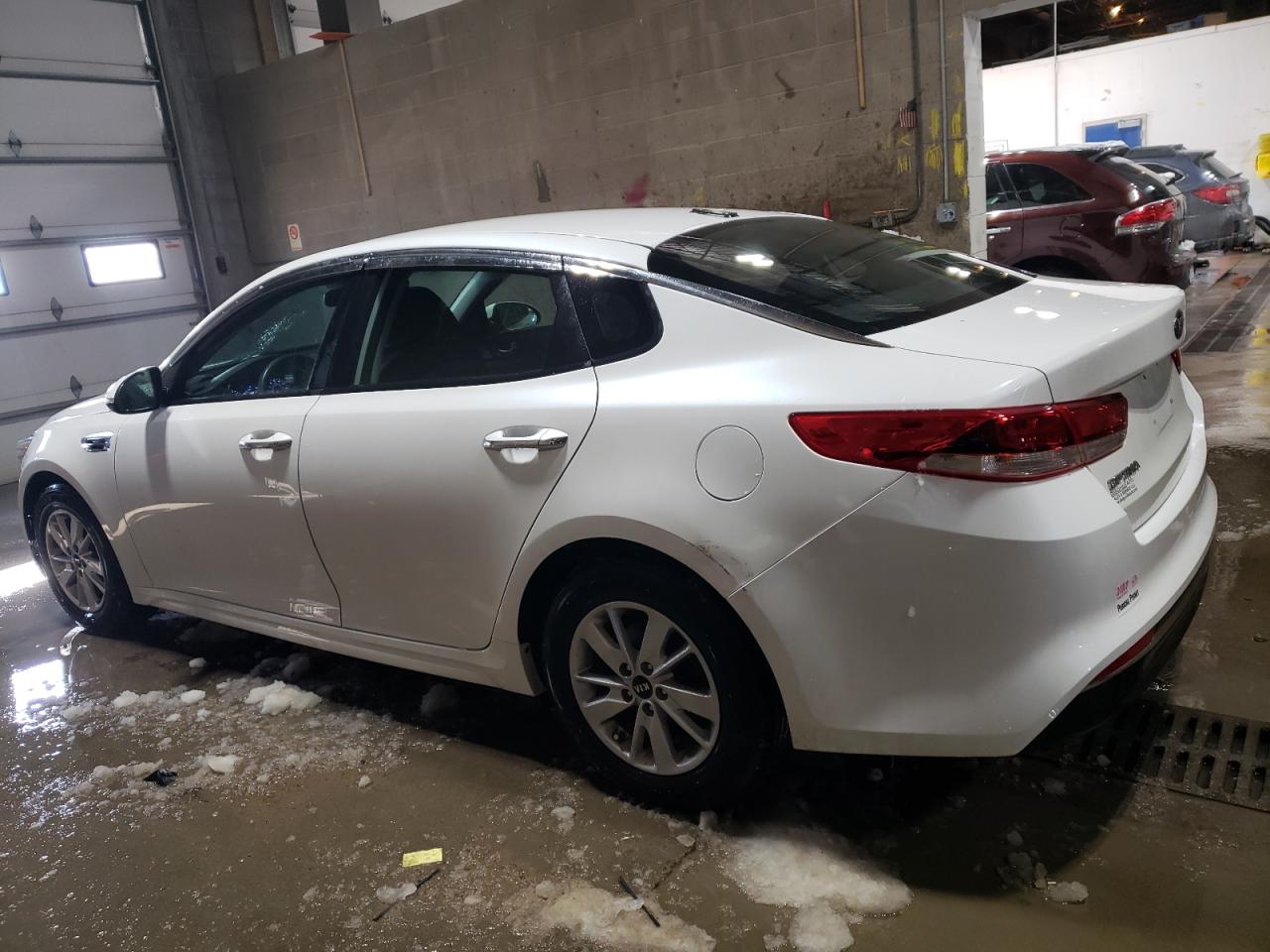 2016 KIA Optima VIN 5XXGT4L36GG056844 Copart auction photo, vandalism damage thumbnail 2
