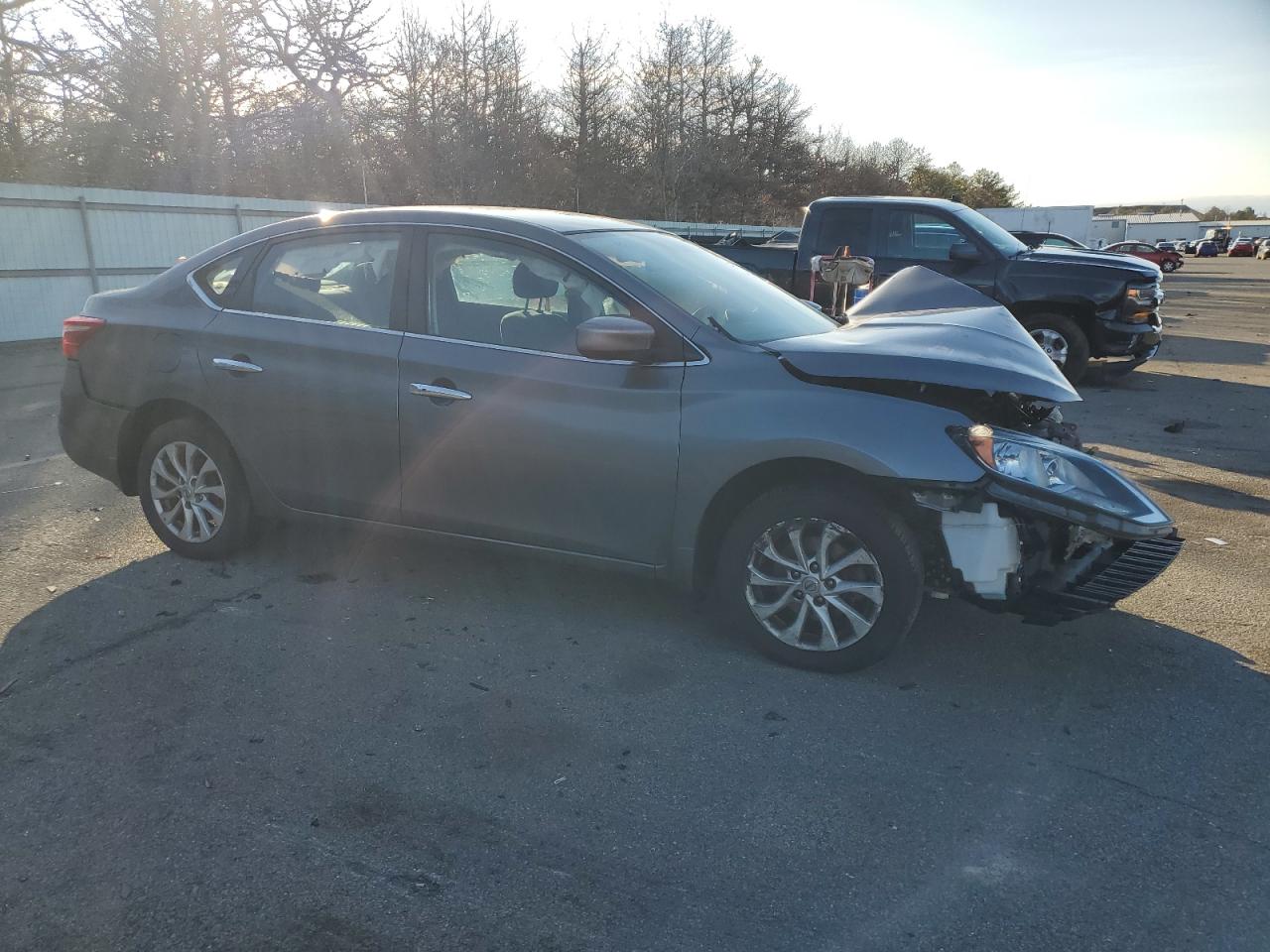 2018 Nissan Sentra VIN 3N1AB7AP1JL635898 Copart auction photo, front end / side damage thumbnail 4